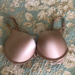 Victoria’s Secret BOMBSHELL 32D Bra